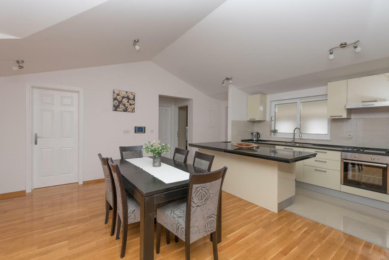 Apartments Naja Makarska Zewnętrze zdjęcie