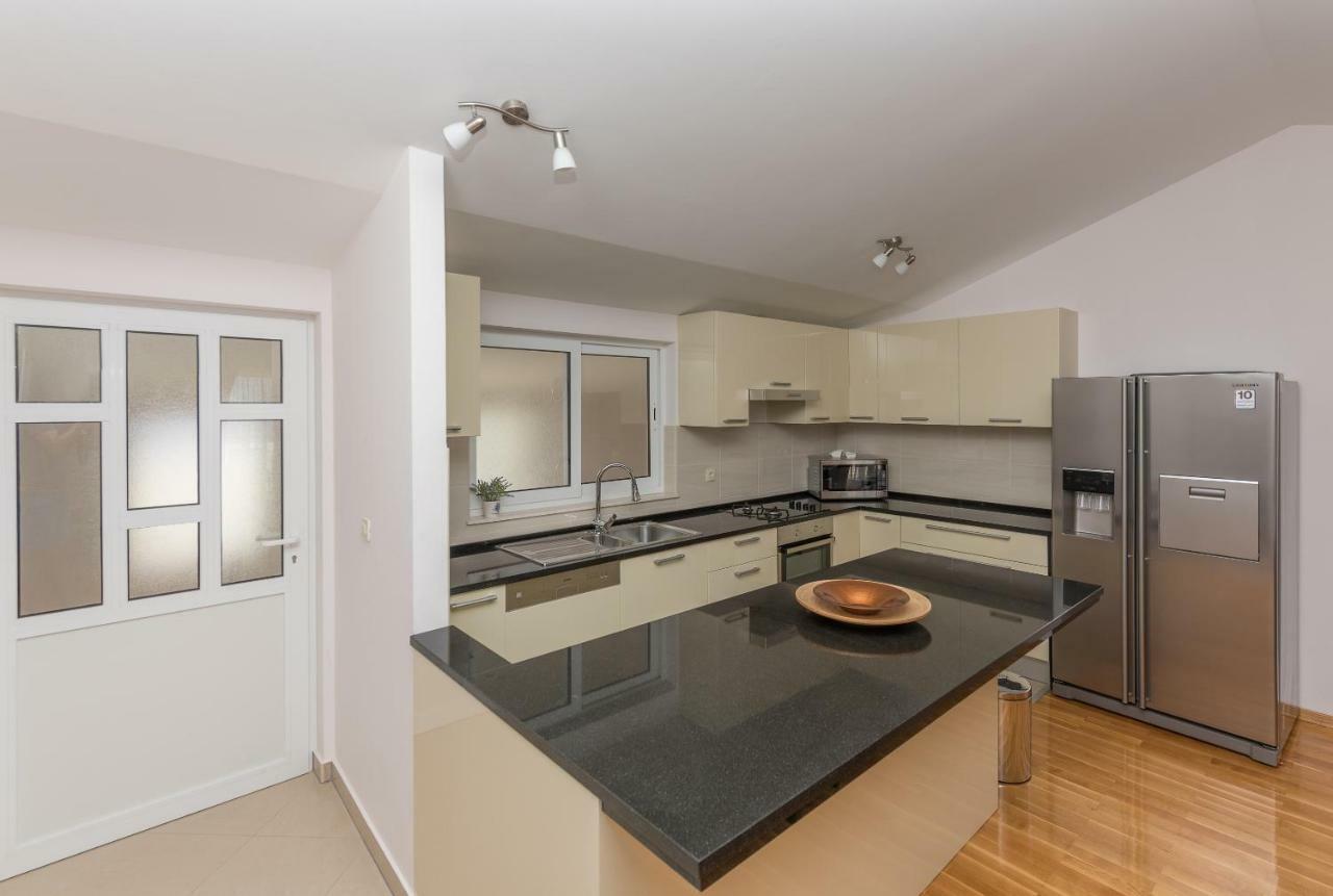 Apartments Naja Makarska Zewnętrze zdjęcie