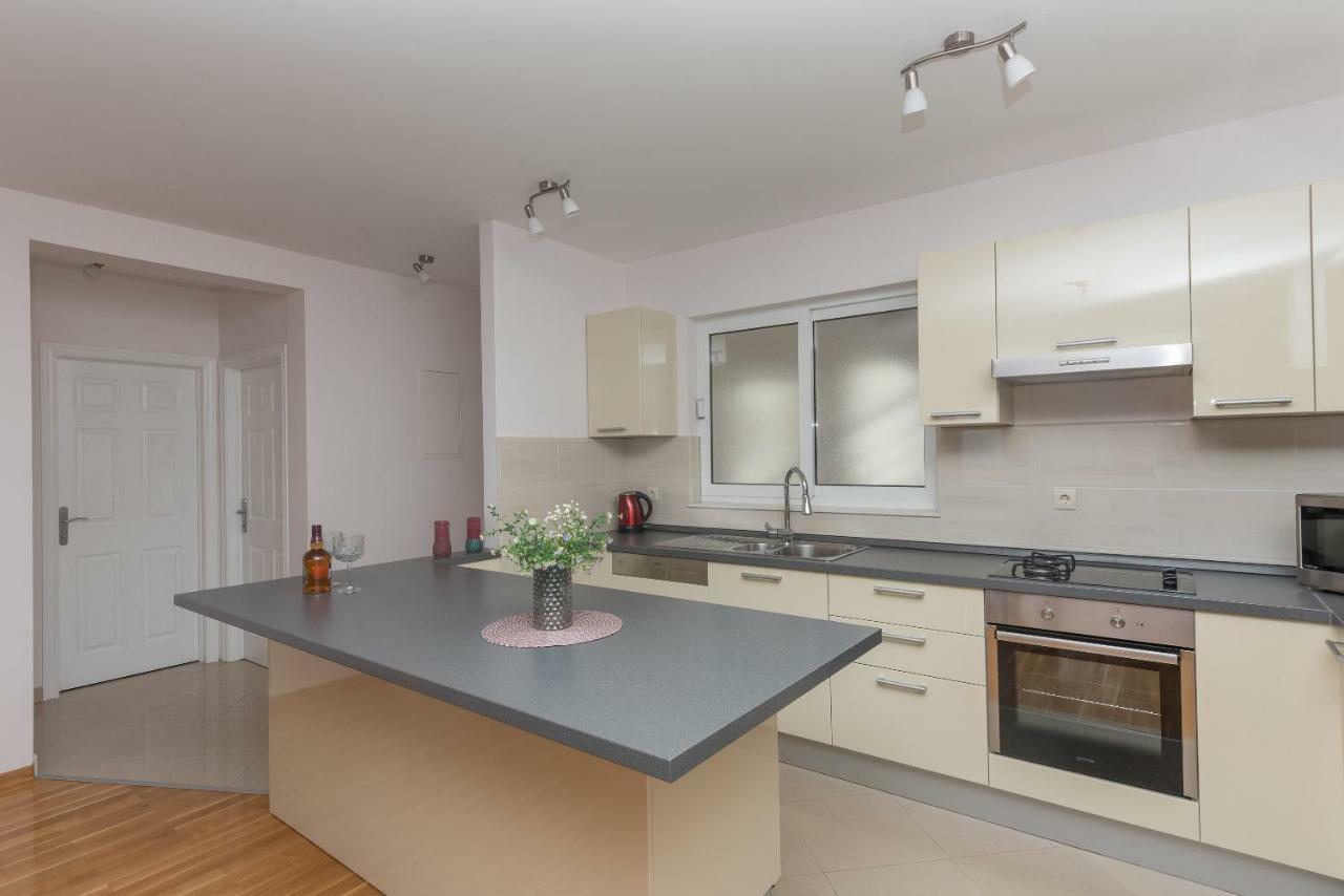 Apartments Naja Makarska Zewnętrze zdjęcie